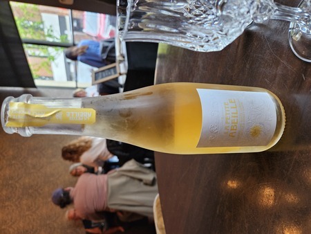 A very good "off-dry" cider with alot of little different flavors filling it out.